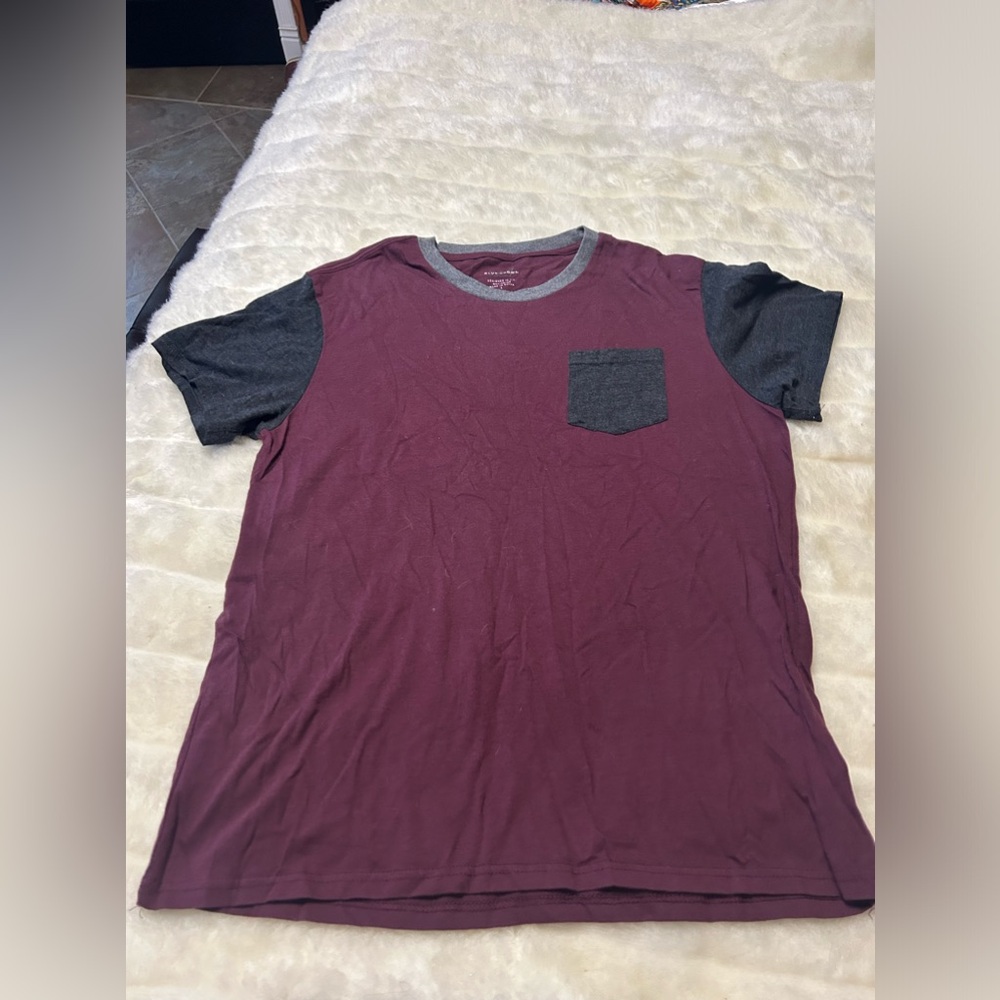 Men’s Blue Crown t-shirt in burgundy with gray trim and breast pocket size large